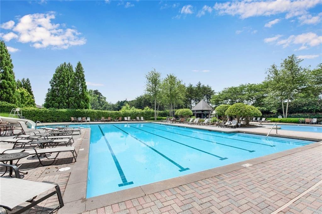 2412 Rosapenna Lane NW