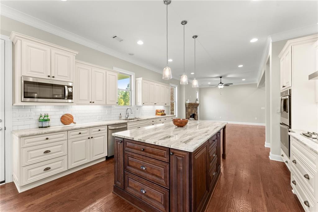 2412 Rosapenna Lane NW