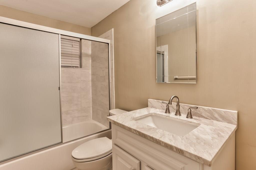 91 Rumson Road Unit A-17