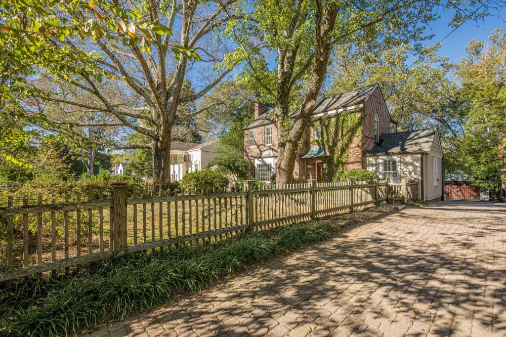 419 Collier Road NW