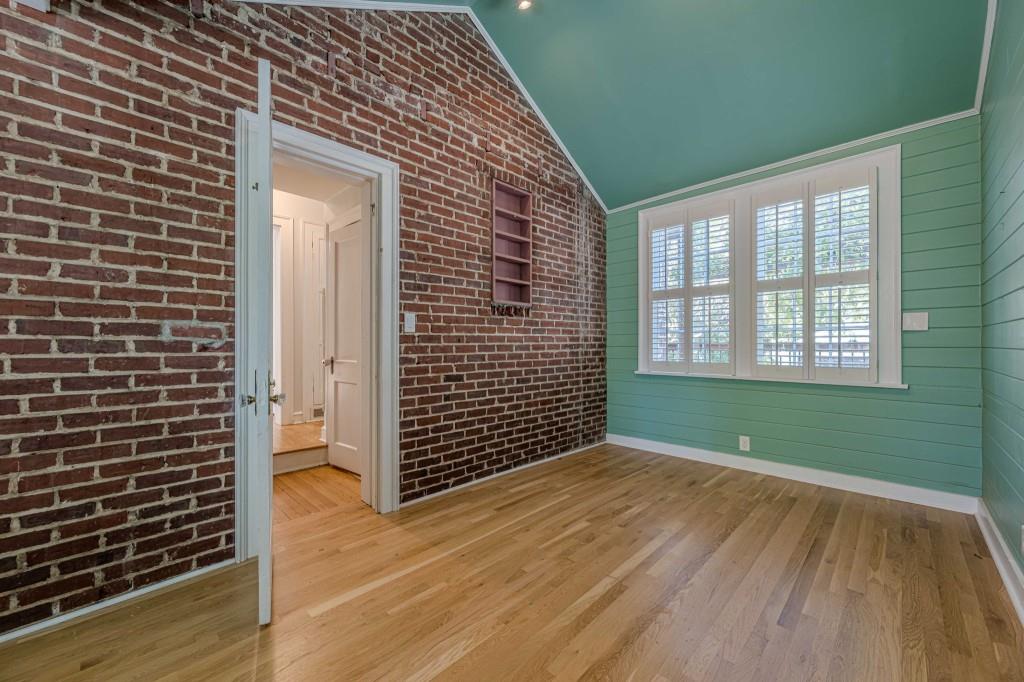 419 Collier Road NW