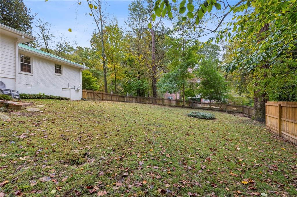 2592 Woodacres Road NE