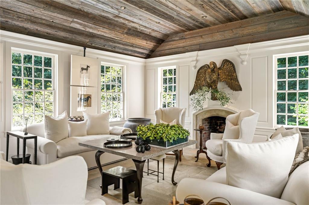 1727 W Paces Ferry Road NW