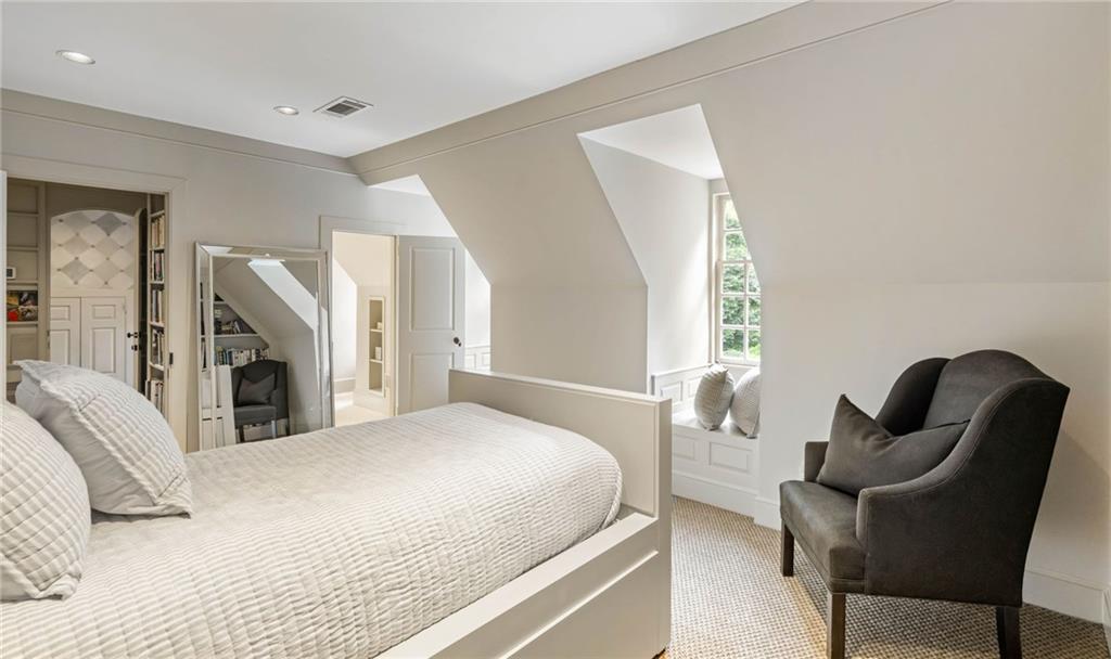 1727 W Paces Ferry Road NW