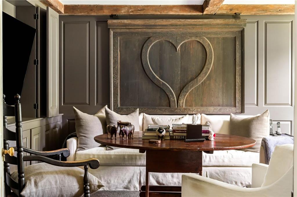 1727 W Paces Ferry Road NW