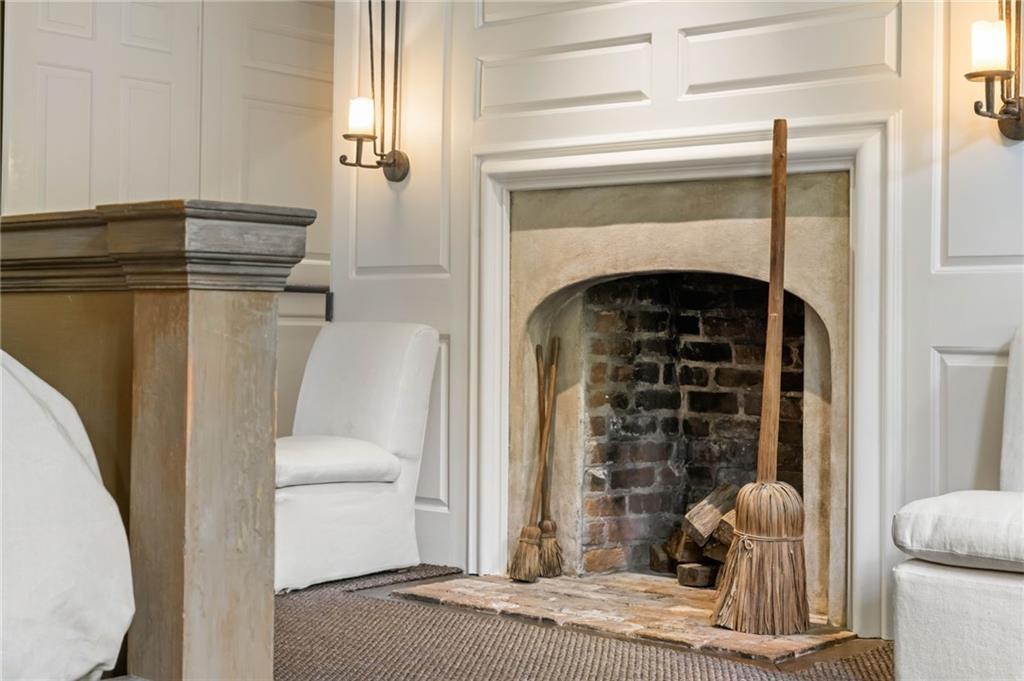 1727 W Paces Ferry Road NW