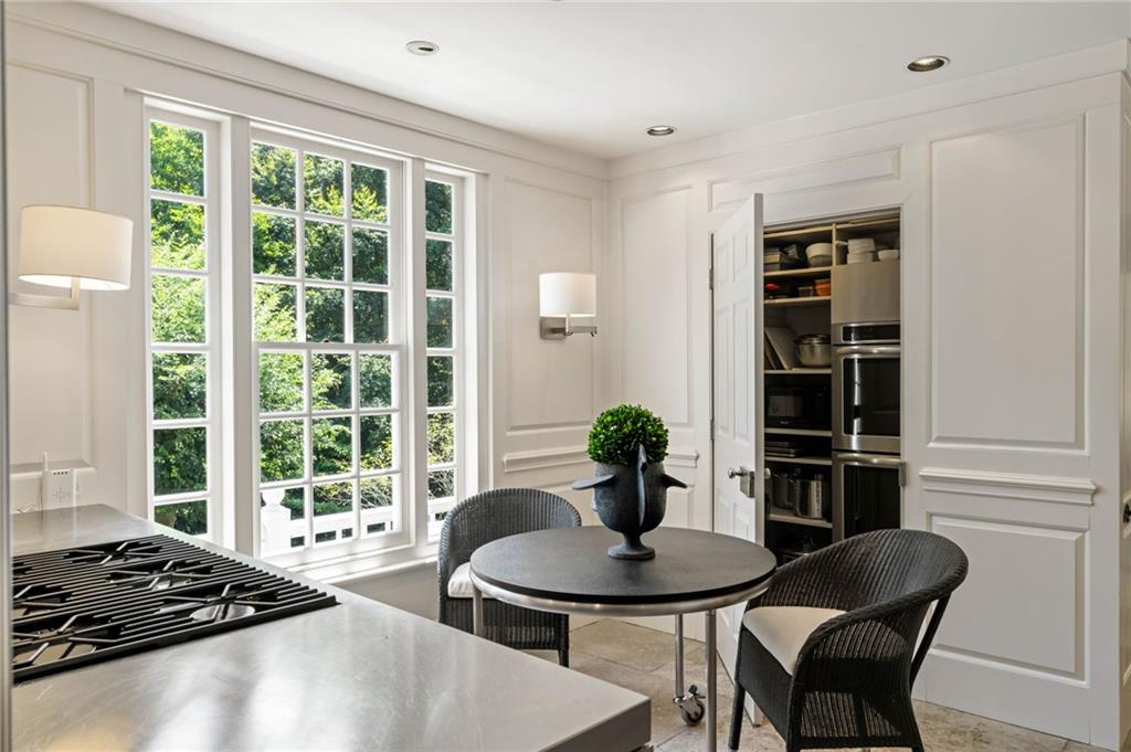 1727 W Paces Ferry Road NW