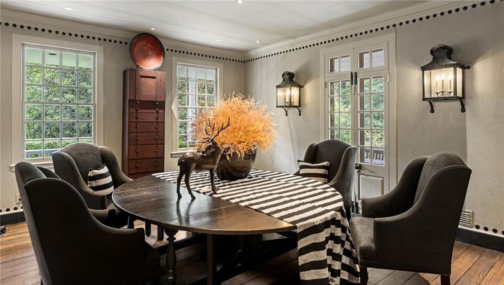 1727 W Paces Ferry Road NW