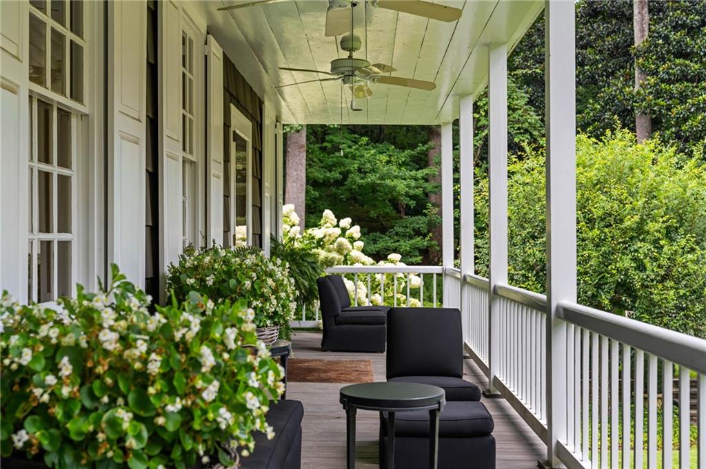 1727 W Paces Ferry Road NW