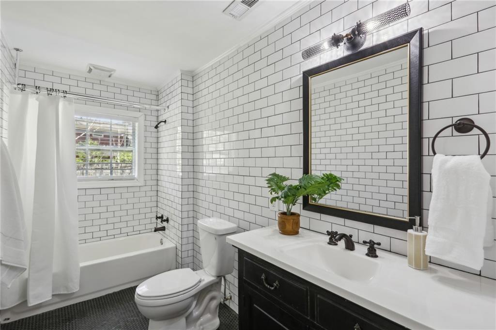 1833 Flat Shoals Road SE