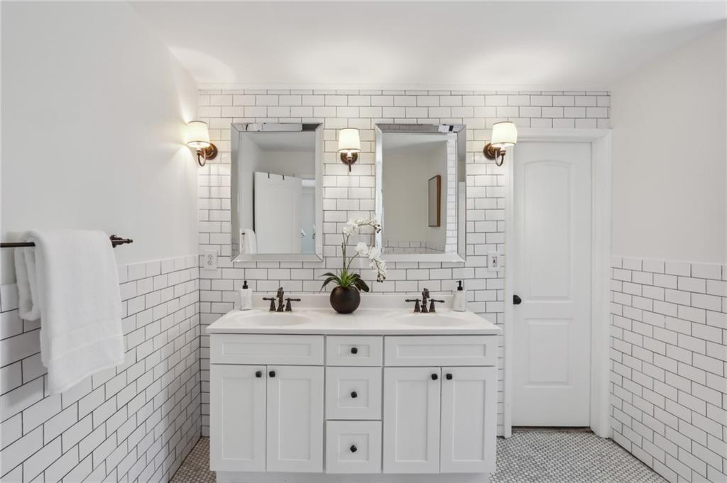 1833 Flat Shoals Road SE