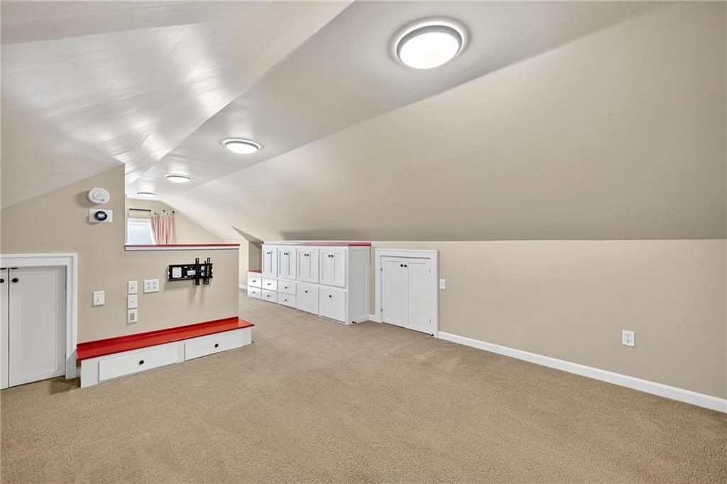 3299 W Shadowlawn Avenue NE