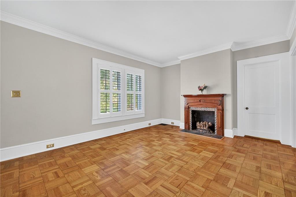 3299 W Shadowlawn Avenue NE