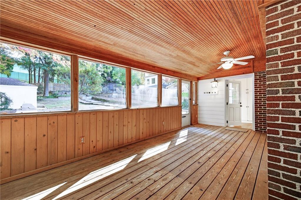 3299 W Shadowlawn Avenue NE