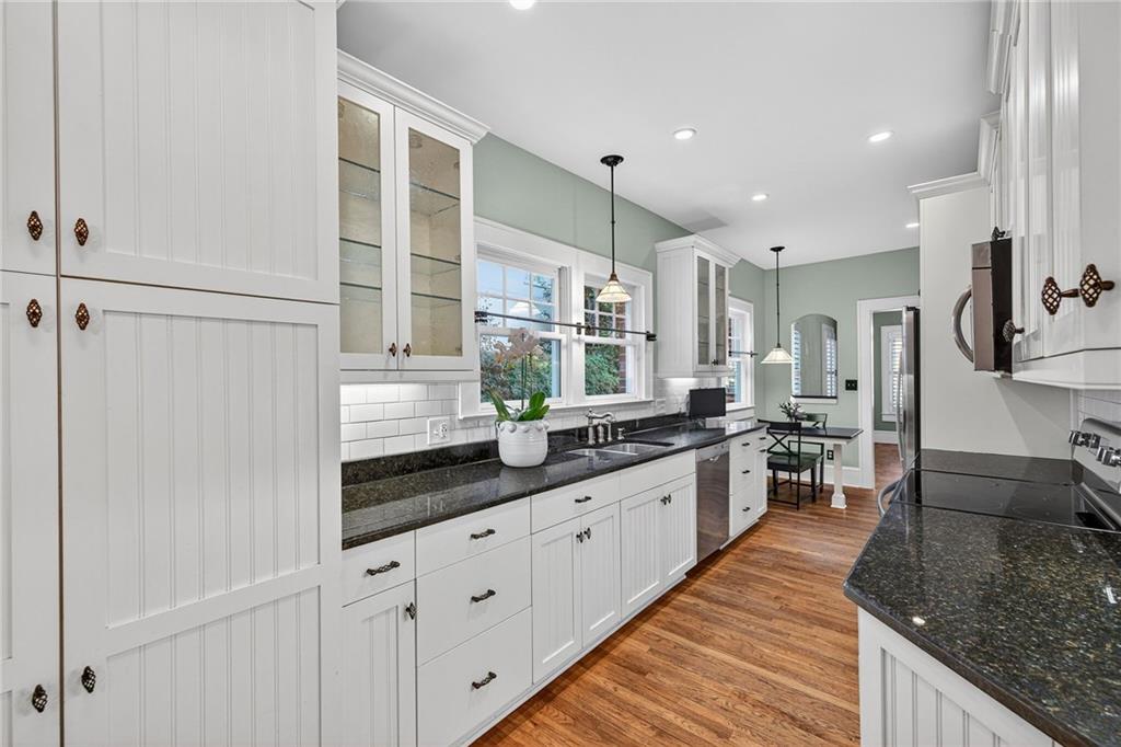 3299 W Shadowlawn Avenue NE