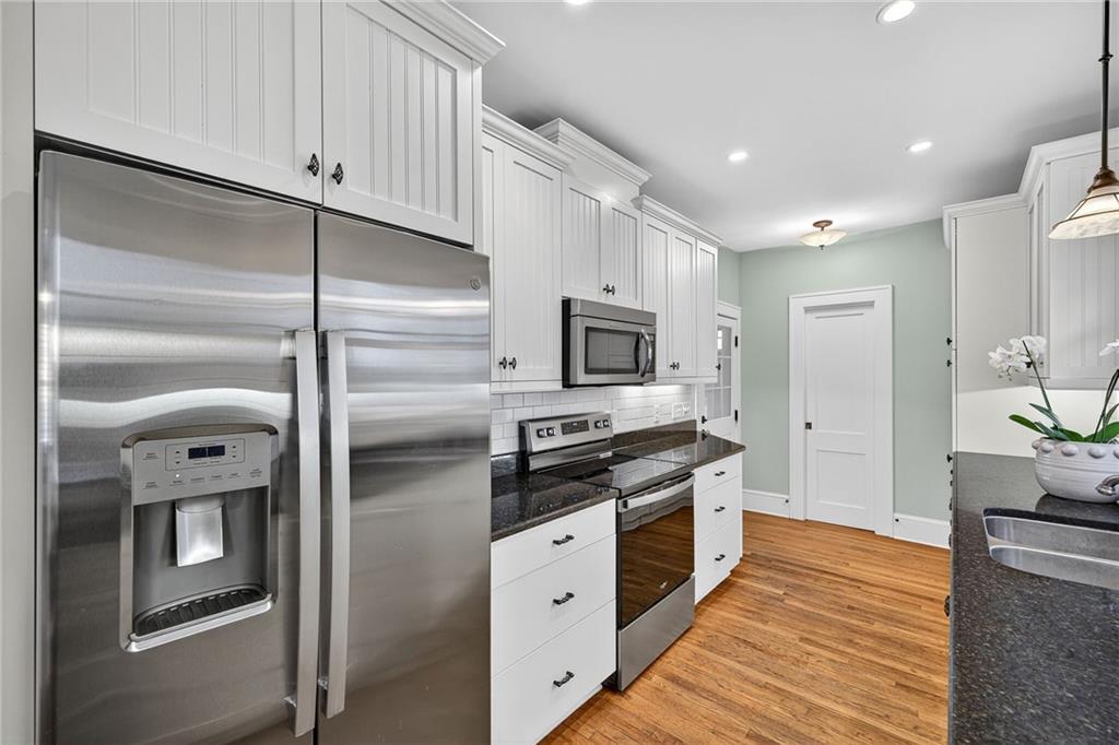 3299 W Shadowlawn Avenue NE