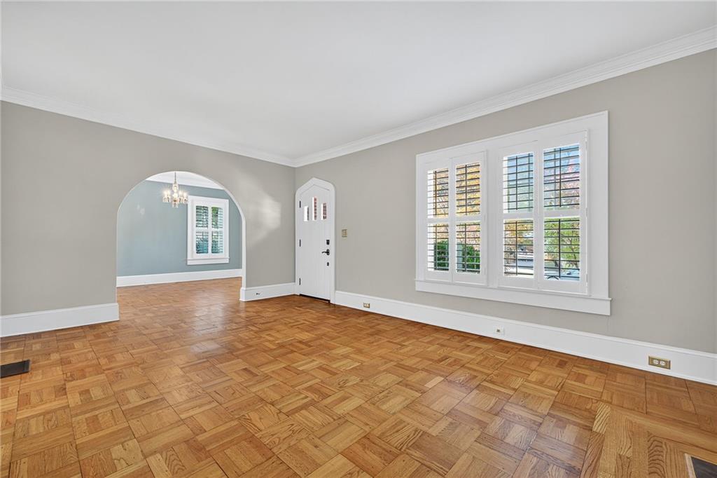 3299 W Shadowlawn Avenue NE