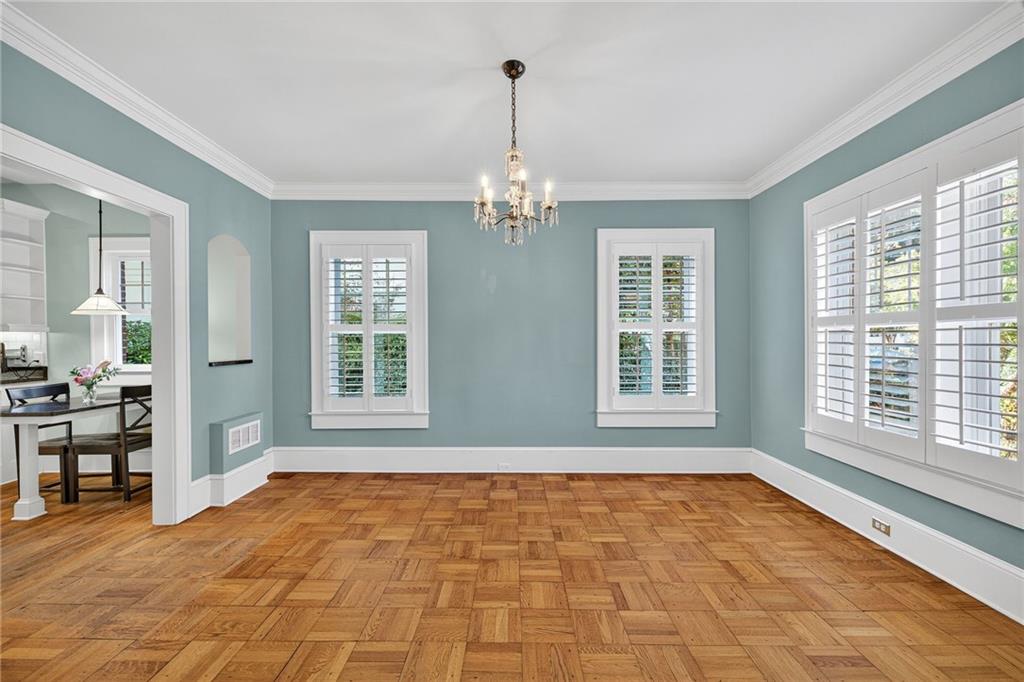 3299 W Shadowlawn Avenue NE