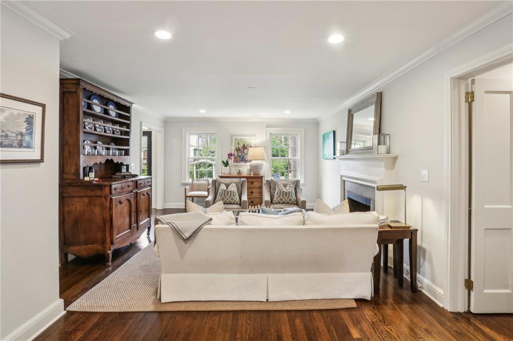 2415 Oldfield Road NW