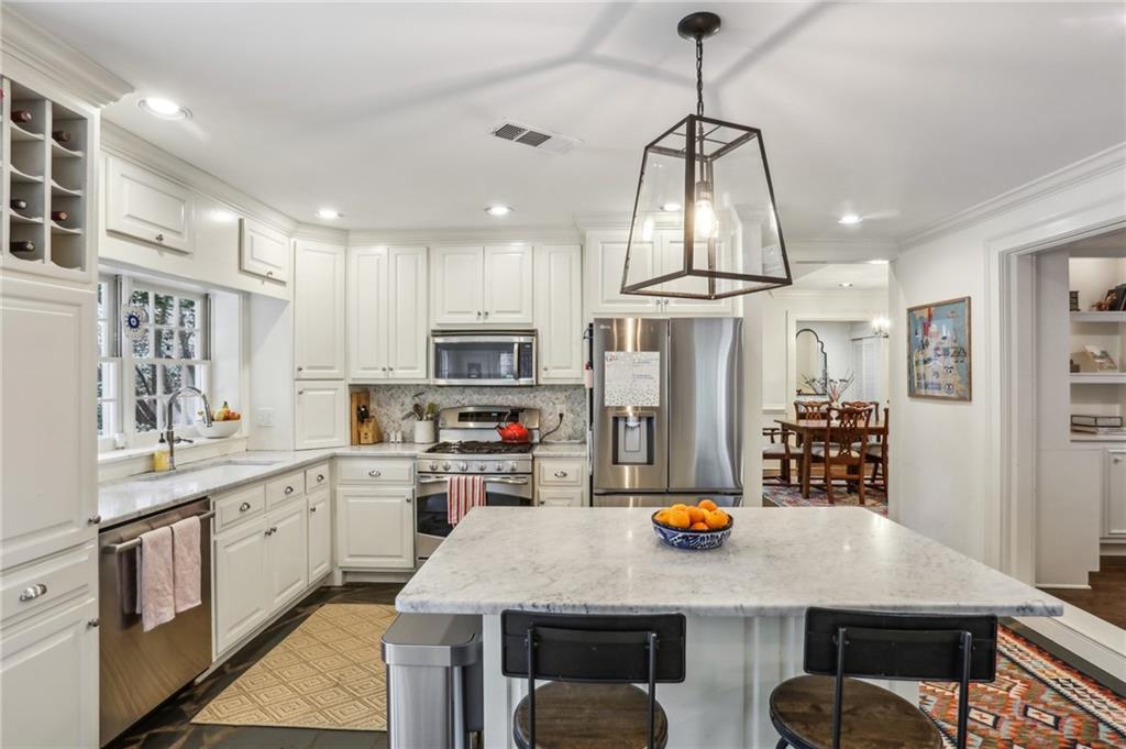 2415 Oldfield Road NW