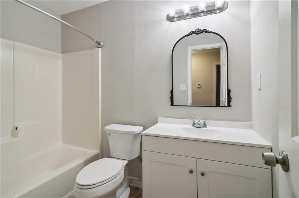 5233 McCarter Station