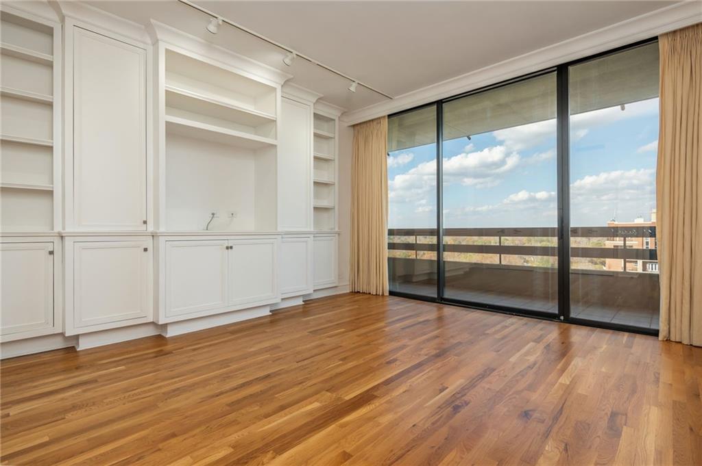 2660 Peachtree Road NW Unit 22E