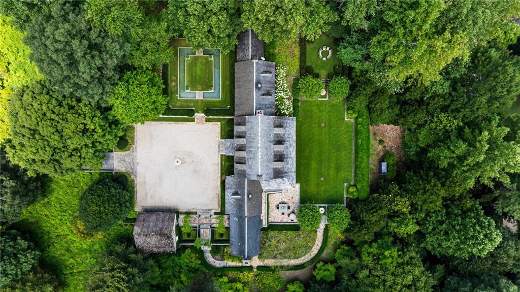 1727 W Paces Ferry Road NW