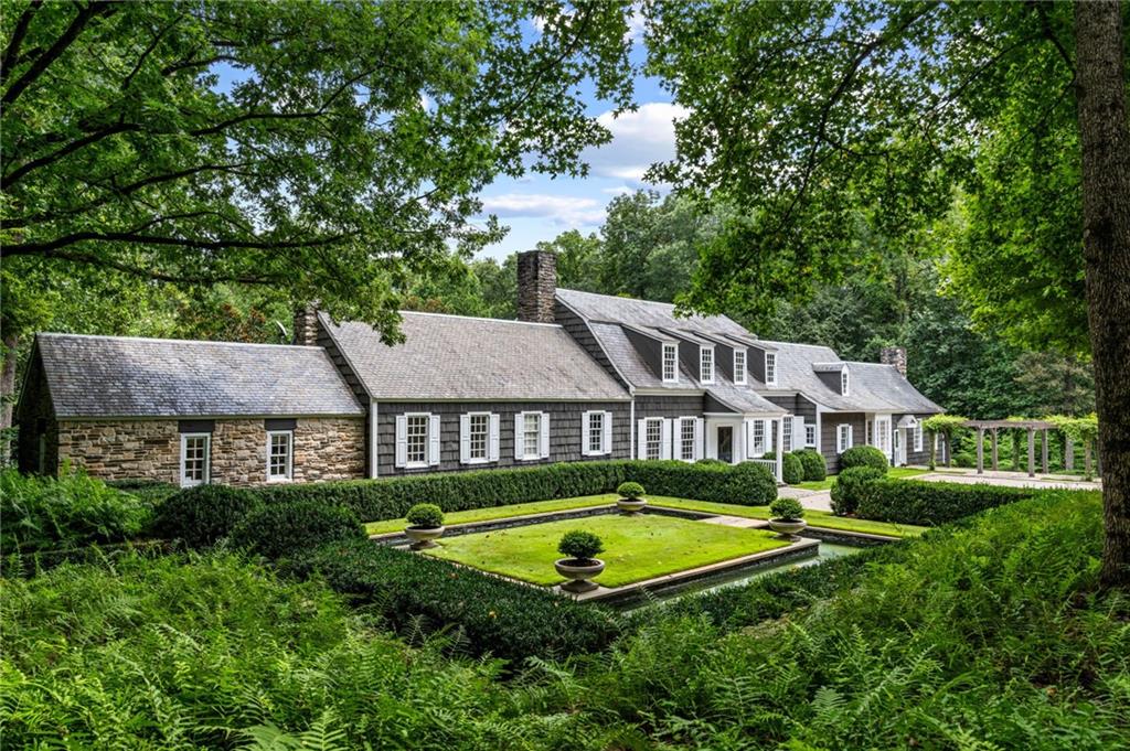 1727 W Paces Ferry Road NW