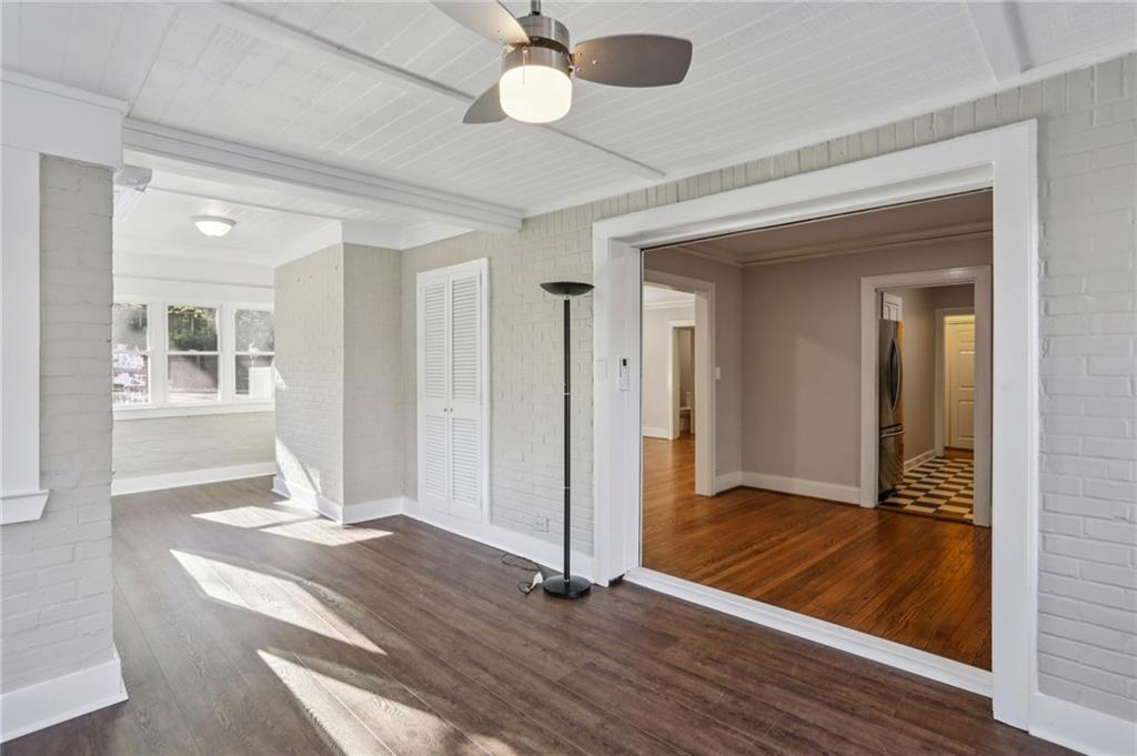 22 Peachtree Hills Avenue NE