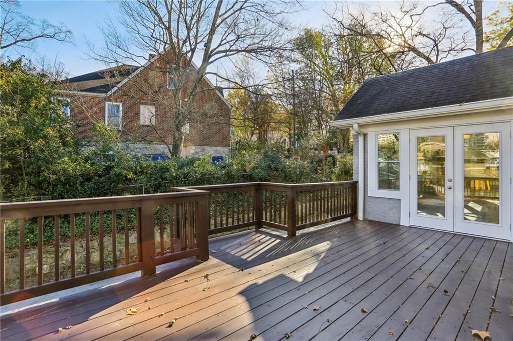 22 Peachtree Hills Avenue NE