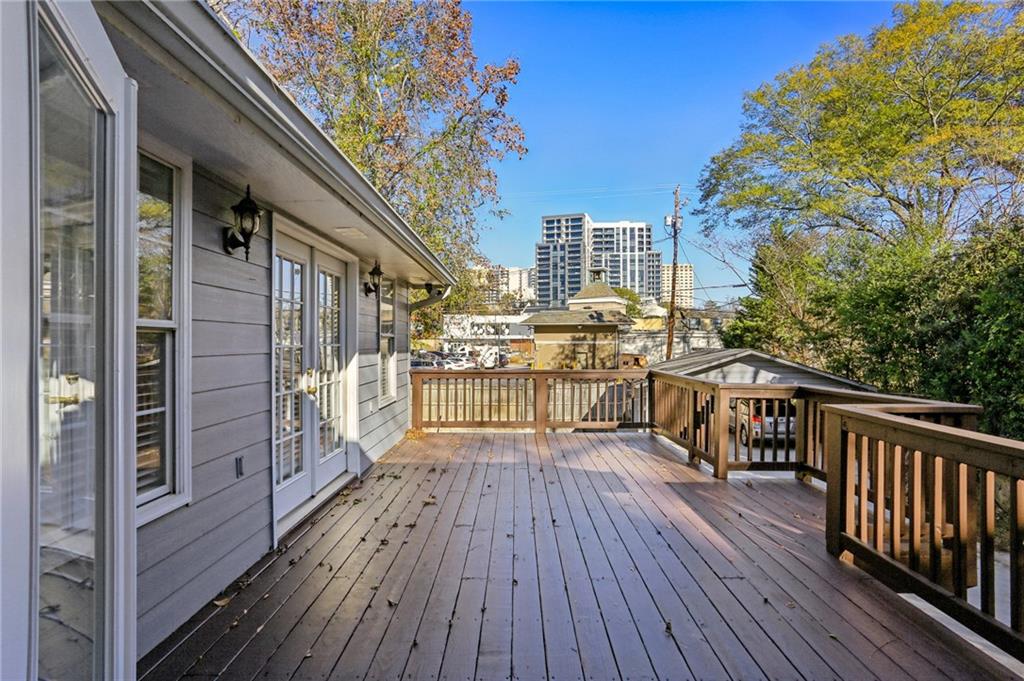 22 Peachtree Hills Avenue NE
