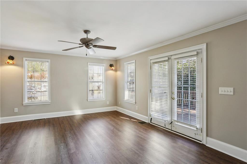 22 Peachtree Hills Avenue NE