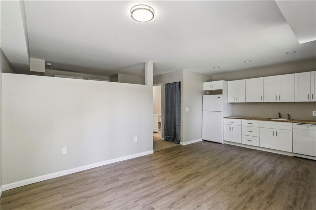 22 Peachtree Hills Avenue NE