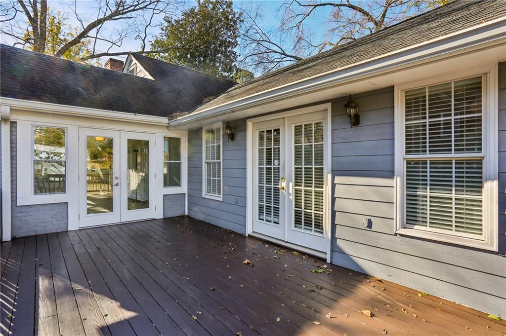 22 Peachtree Hills Avenue NE