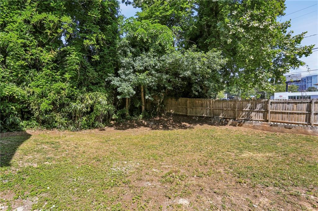 22 Peachtree Hills Avenue NE