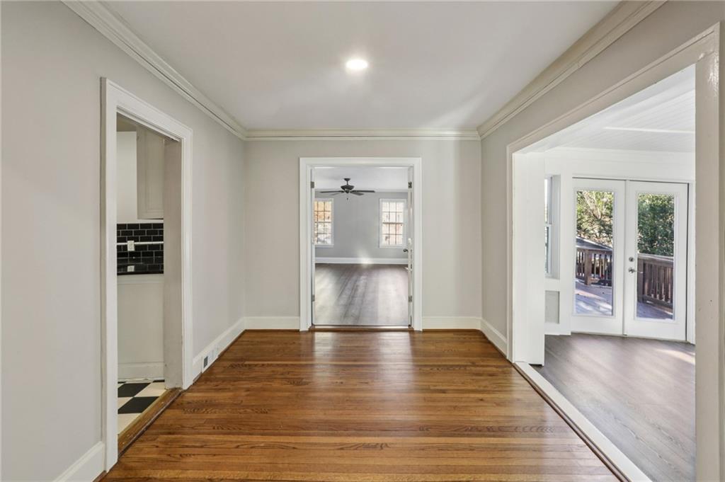 22 Peachtree Hills Avenue NE