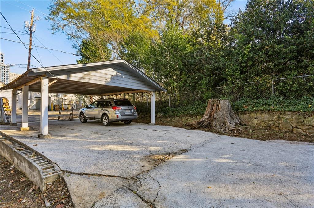 22 Peachtree Hills Avenue NE