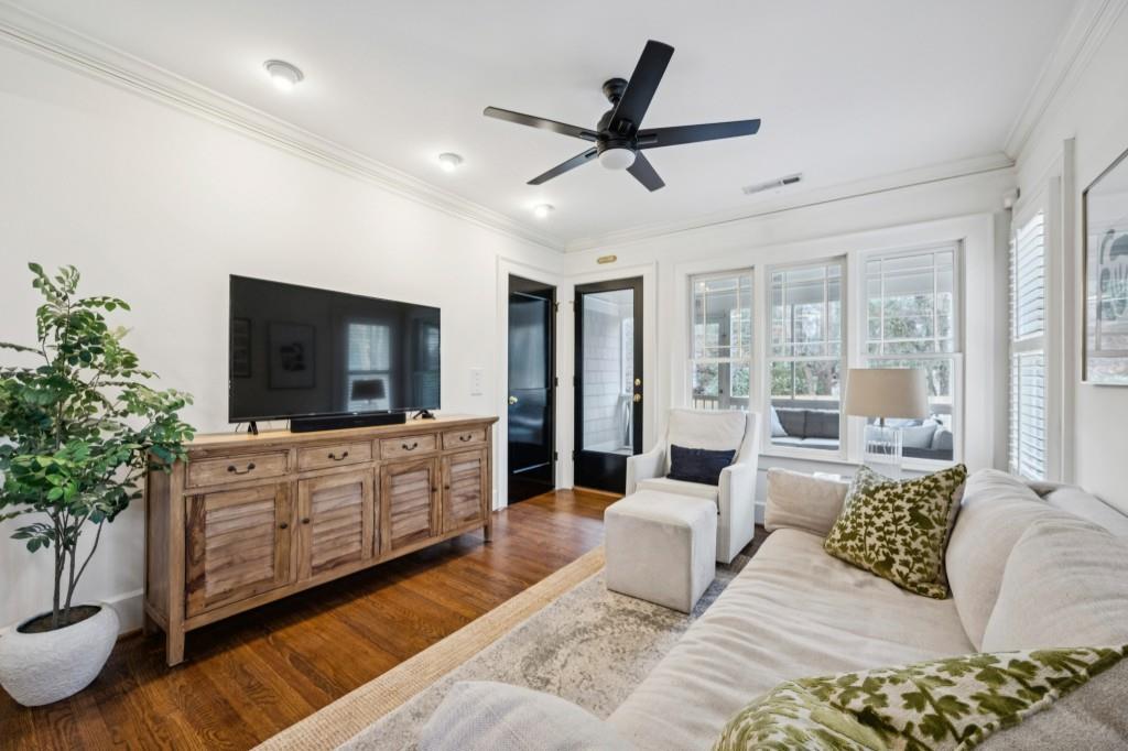 1229 Cameron Court NE