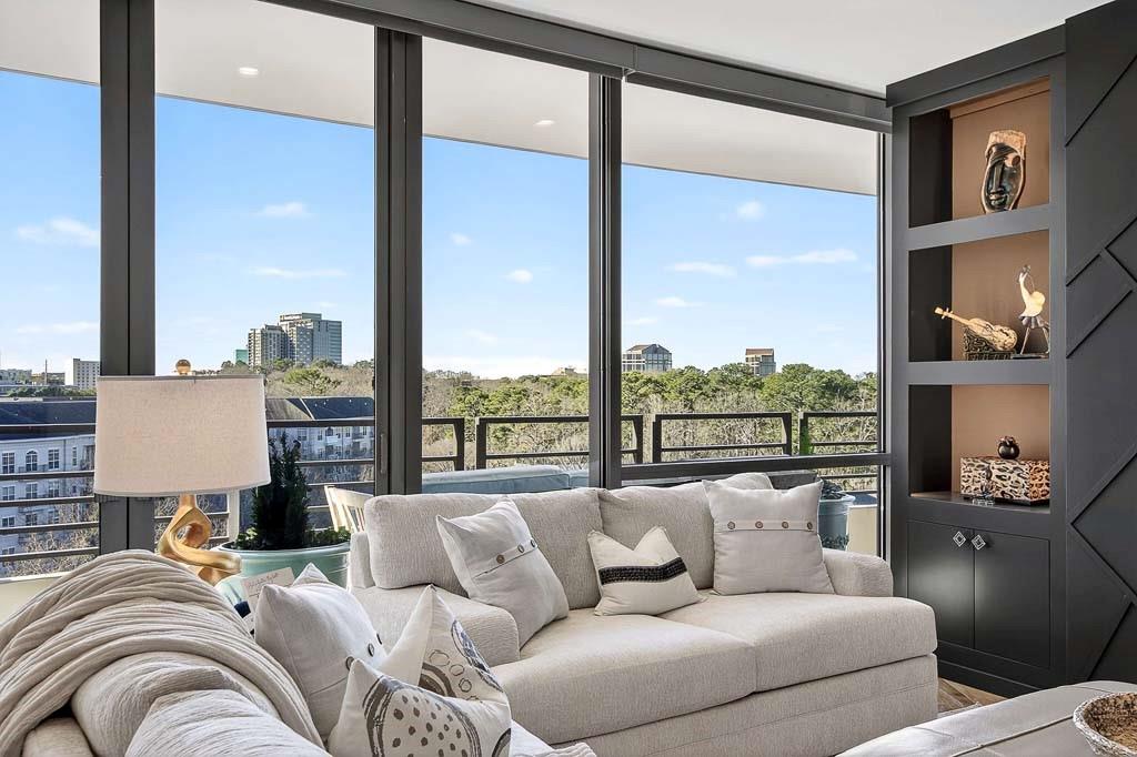 700 Park Regency Place NE Unit 1106