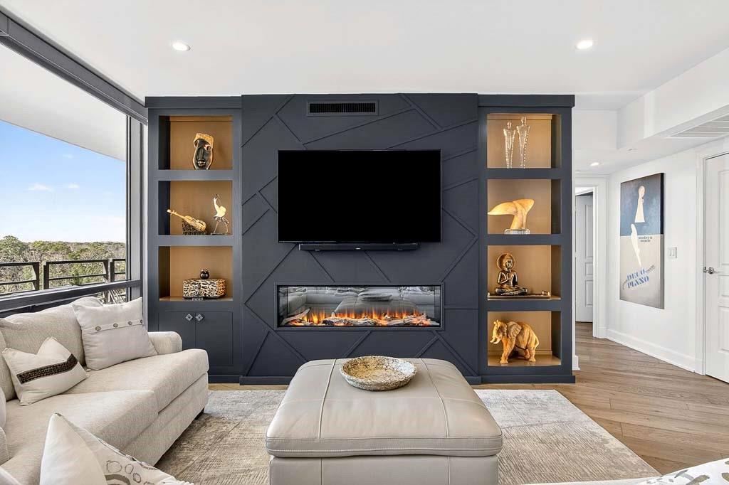 700 Park Regency Place NE Unit 1106