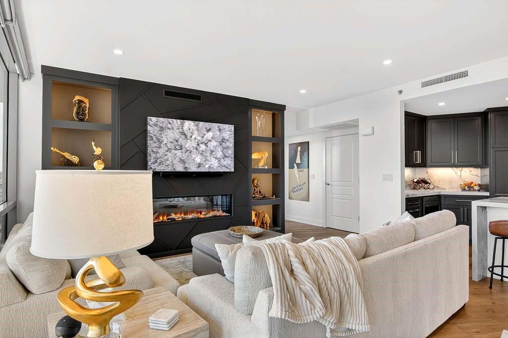 700 Park Regency Place NE Unit 1106