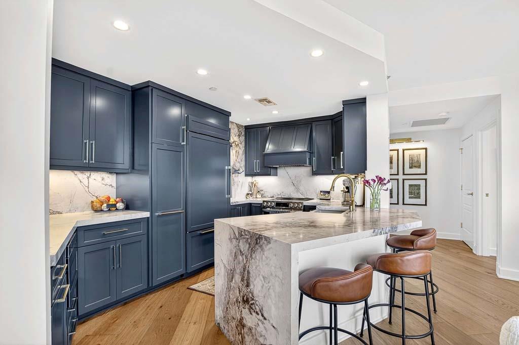 700 Park Regency Place NE Unit 1106