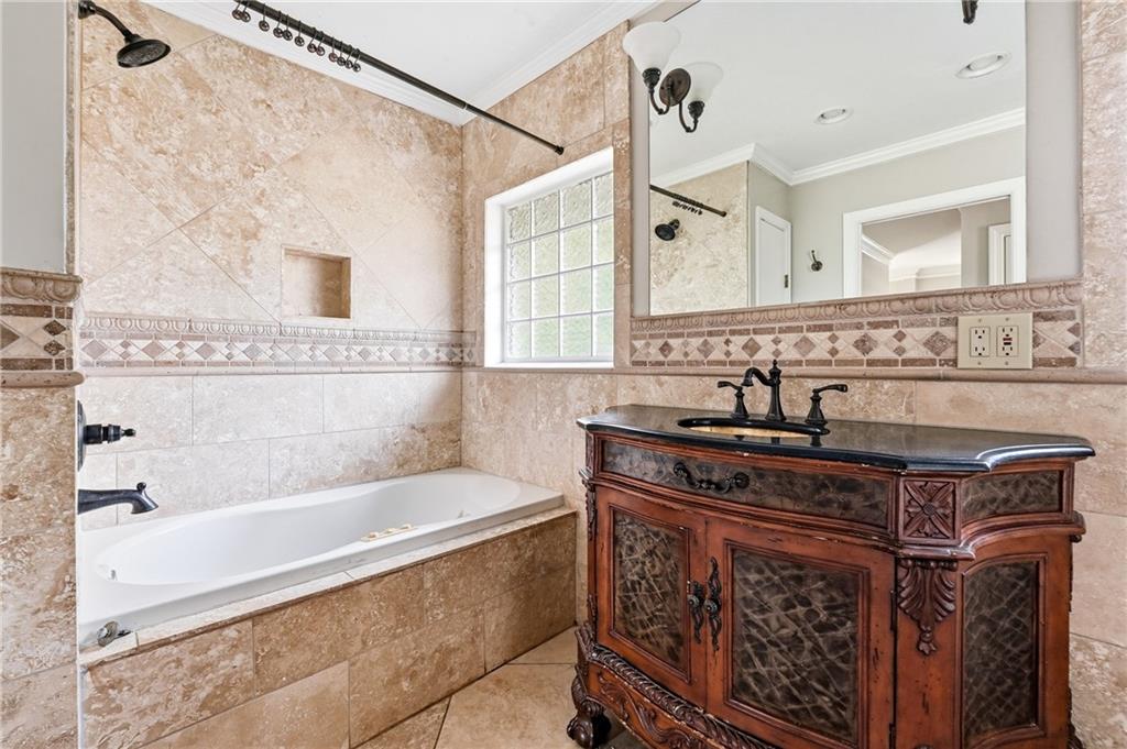 1846 fernwood Road NW