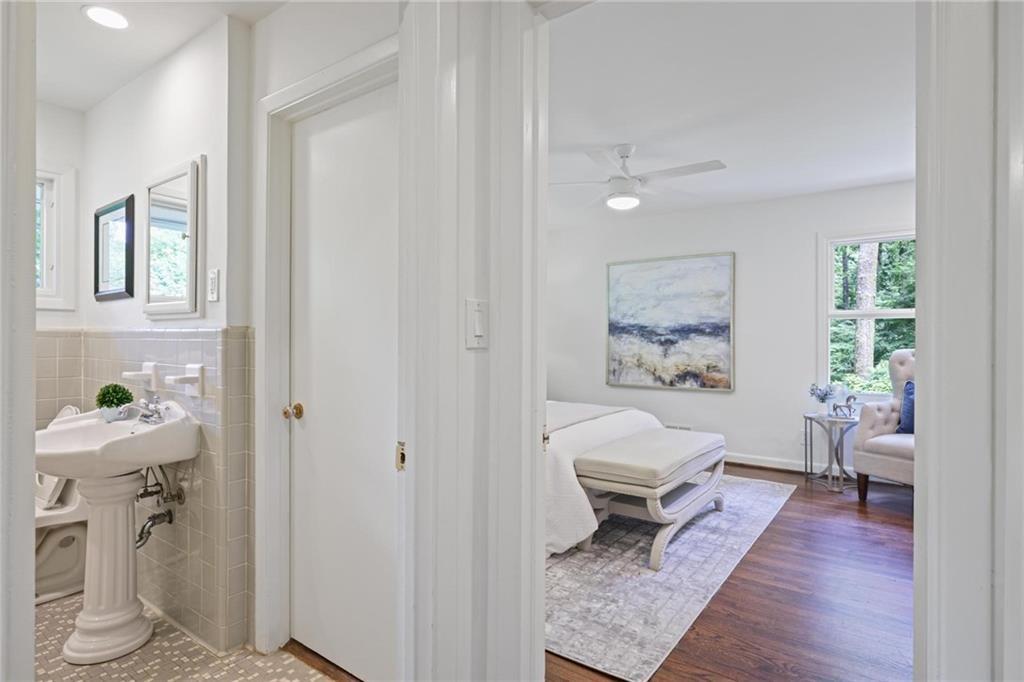 2800 Mornington Drive NW