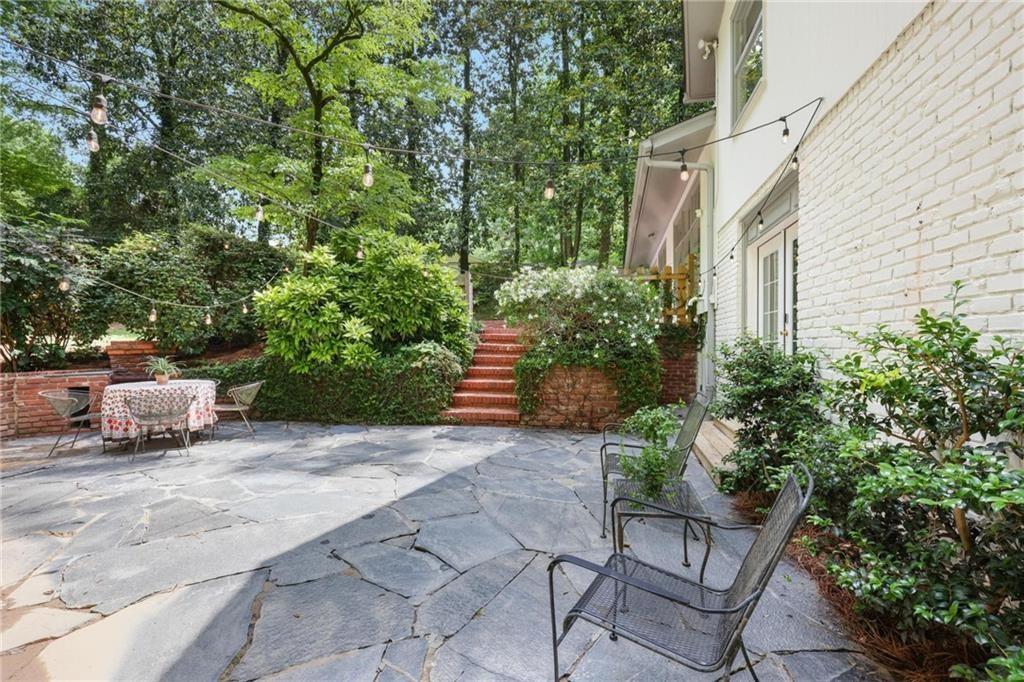 2800 Mornington Drive NW