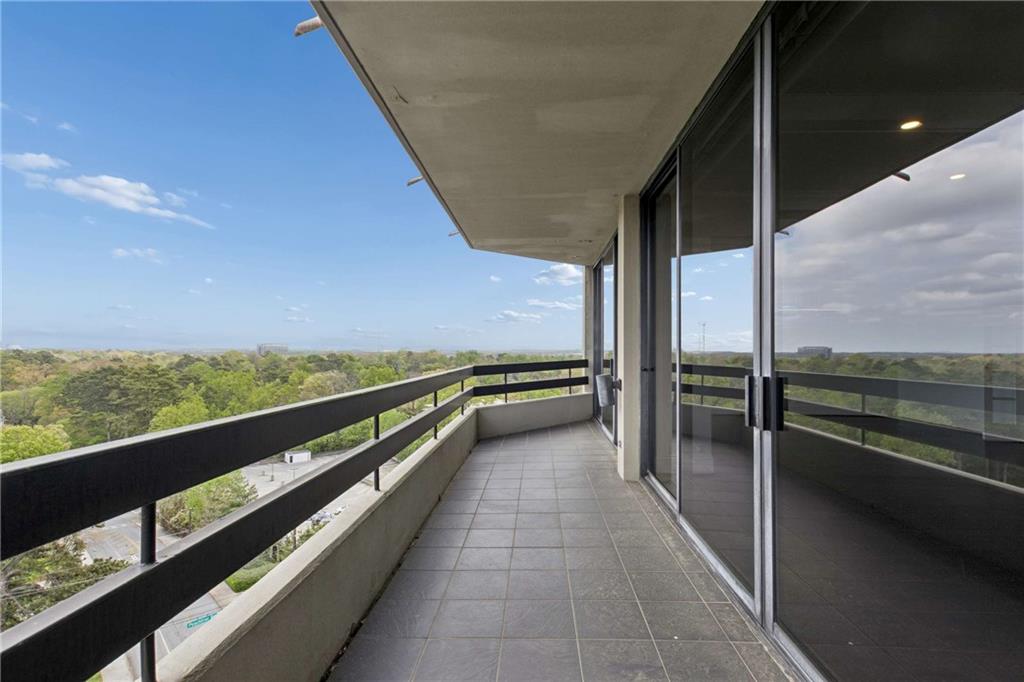 2660 Peachtree Road NW Unit 13F