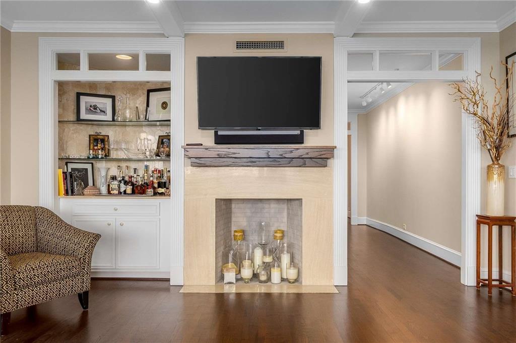 2660 Peachtree Road NW Unit 13F