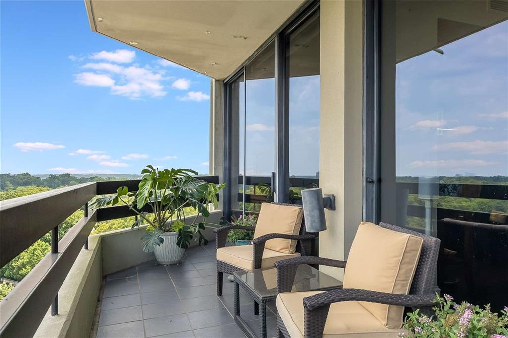 2660 Peachtree Road NW Unit 13F