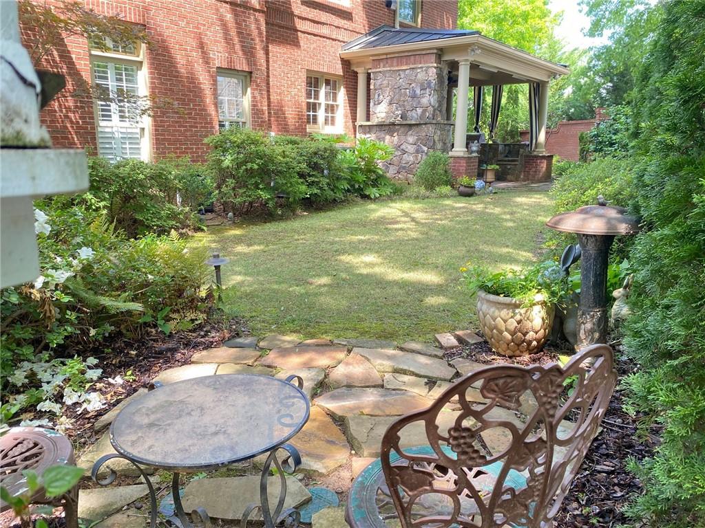 2133 Lucerne Lane SE