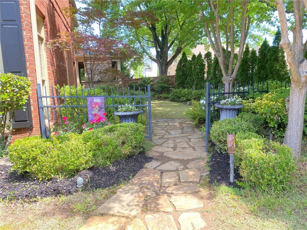 2133 Lucerne Lane SE